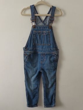GAP Classic Light Blue Denim Overalls Size 2 Yrs